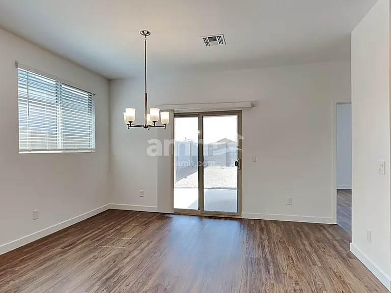 4214 S 105th Dr — Photo 7