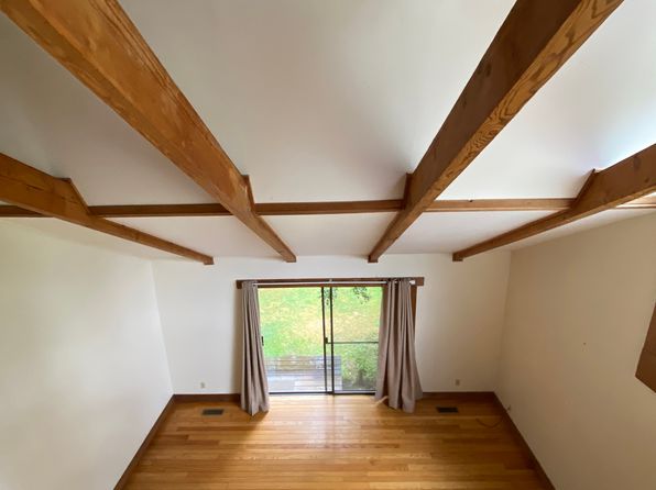 2962 NW Van Buren Ave