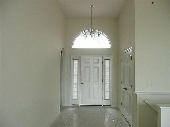 3rd image of 14814 Lake Winds Dr