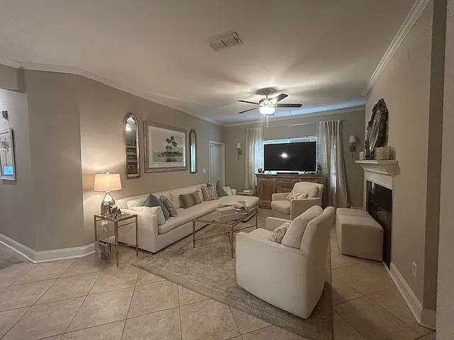 230 Colima Ct