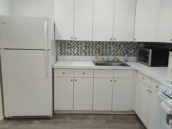 4th image of 366 Hoover Ave APT 119