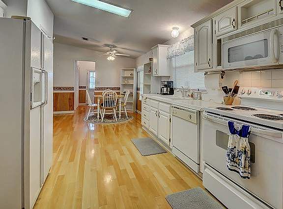 4th image of 311 Kingslake Dr