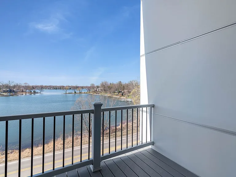 4 Corners Lakeside Apartments - White Lake, MI — Photo 42