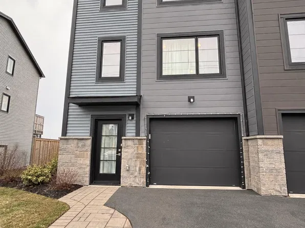 69 Flatrock Cres, Halifax, NS B3T 0N2