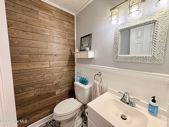 5th image of 8081 Saint Andrews Drive