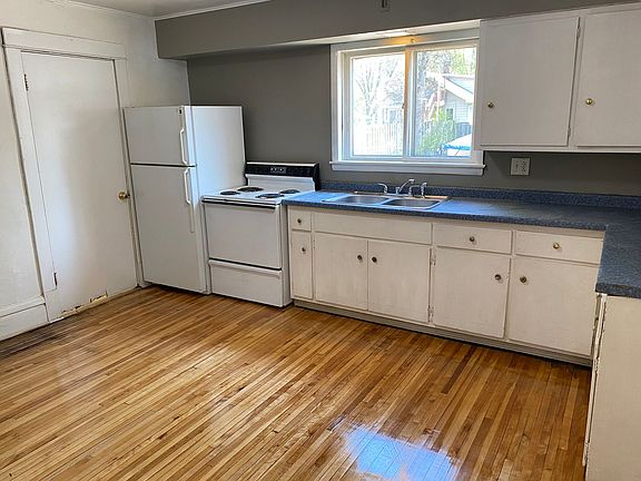 2nd image of 1339 Grand Ave