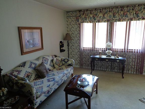 4th image of 219 E Main St