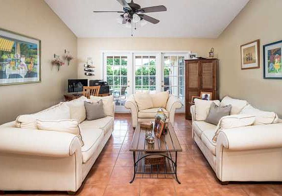 Home For Sale In Escondido