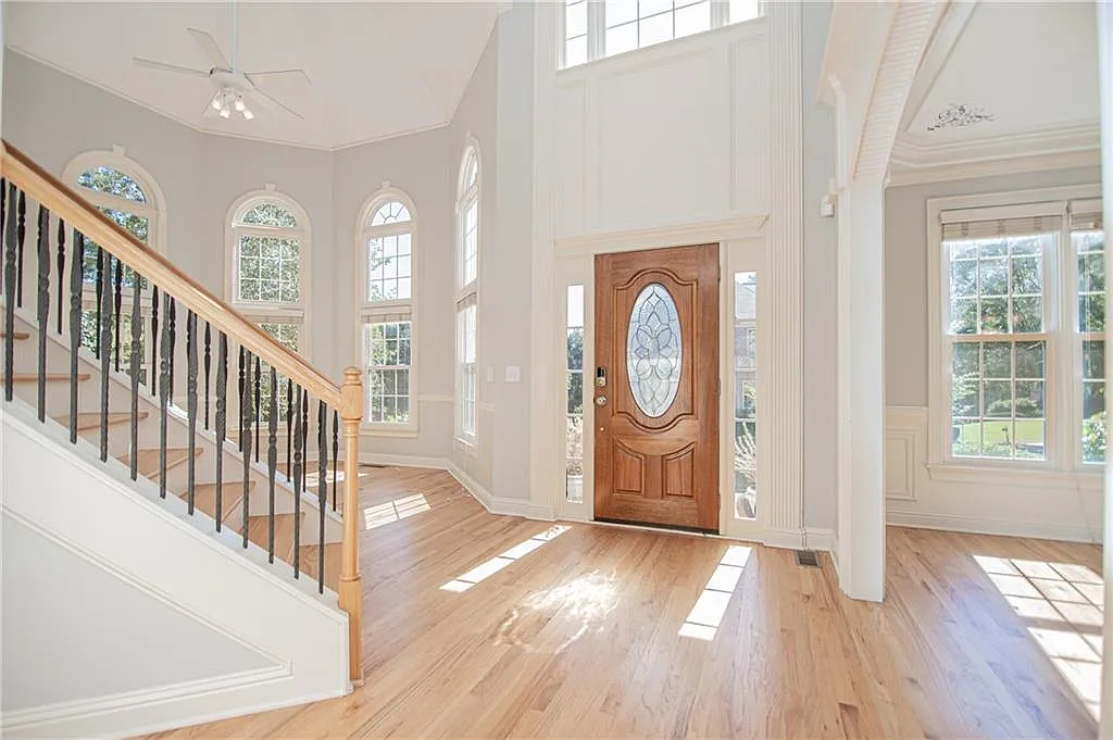 4 bed, 3.0 bath, 2872 sqft, $4,500 — Photo 3
