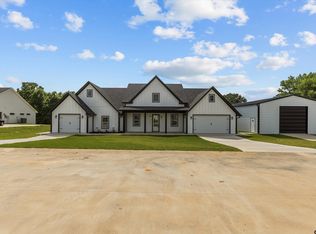 12464 Maplewood Dr, Lindale, TX 75771
