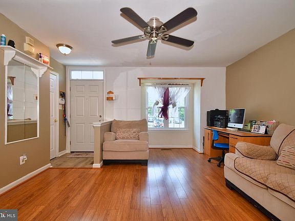 4th image of 4420 Danbury Sq
