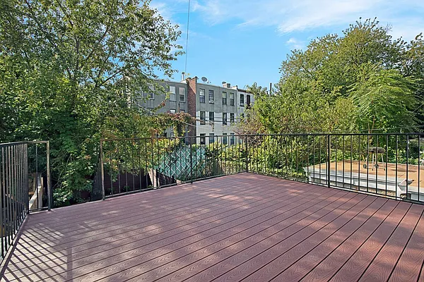 Rented by Compass | media 16