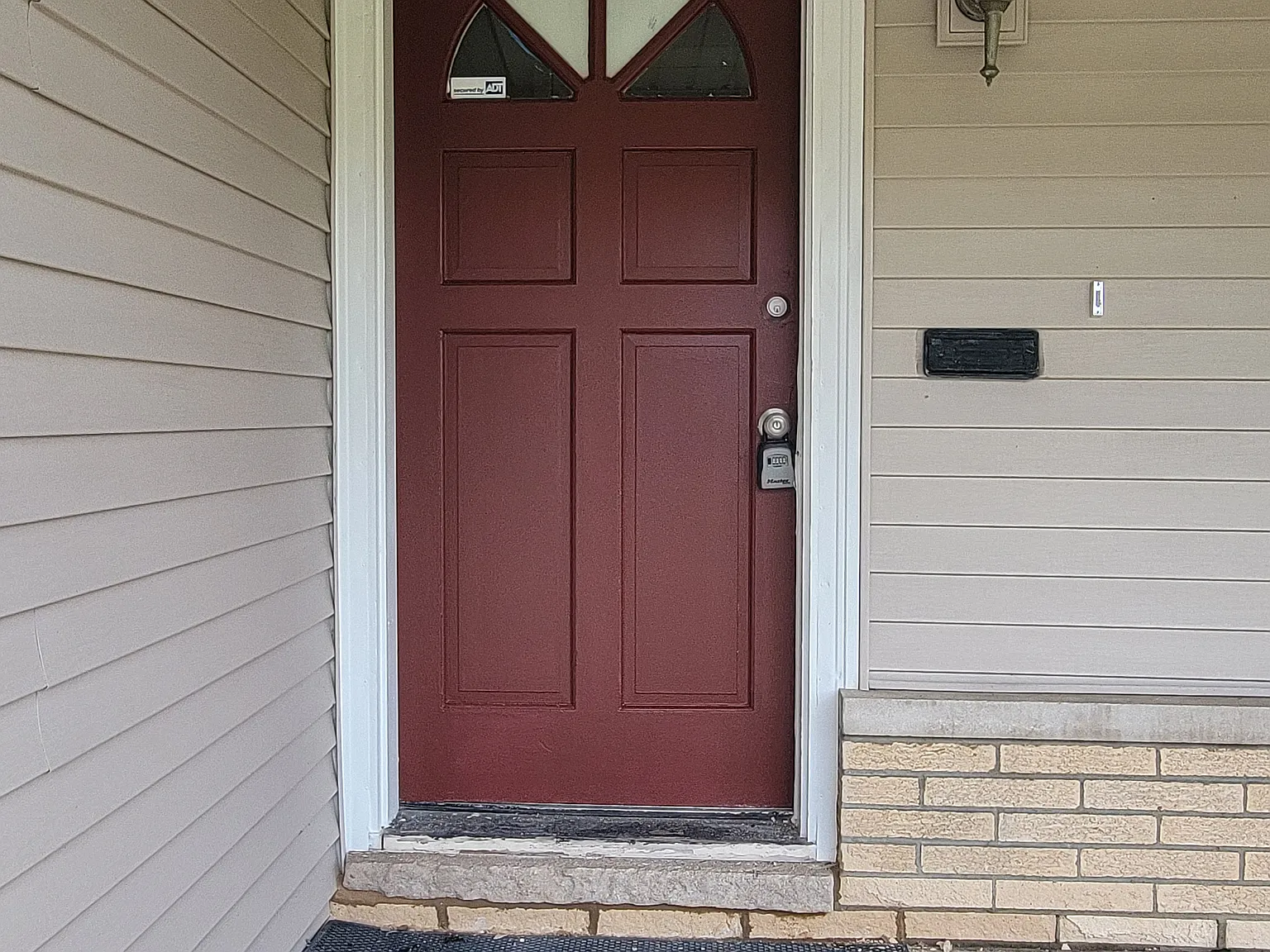 3 bed, 2.5 bath, 1320 sqft, $1,600 — Photo 3