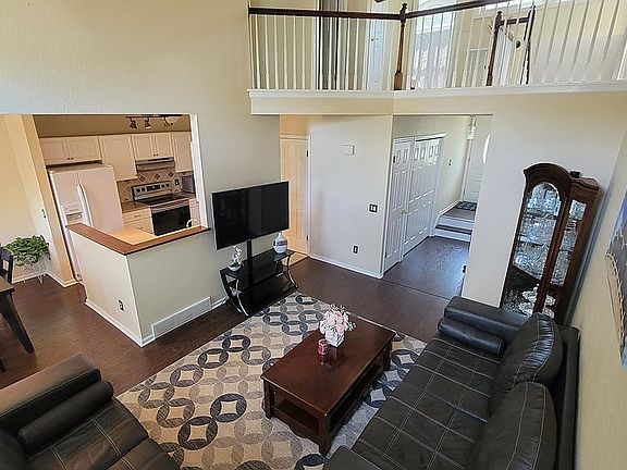 2nd image of 552 Highwood Cir