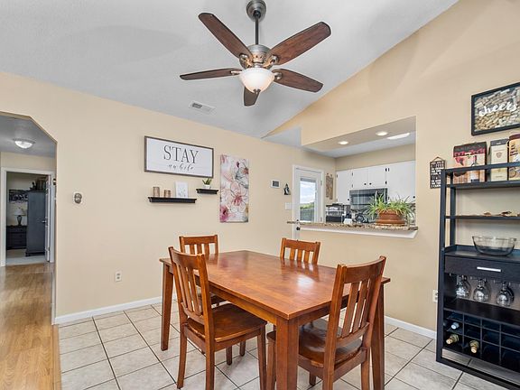 4th image of 3817 Daiquiri Ln