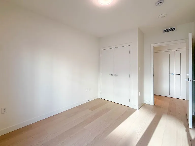 777 Harbourside Dr #406 — Photo 16