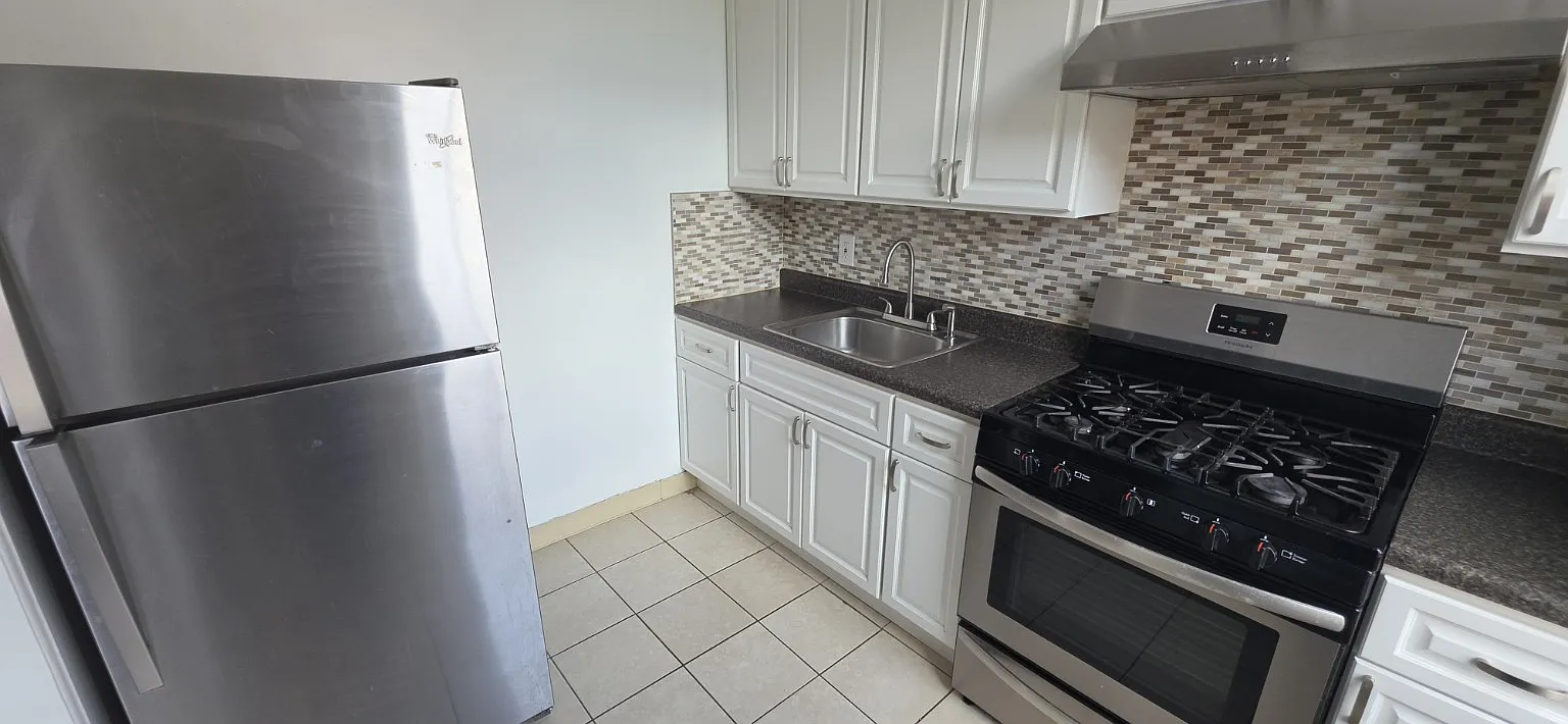 1 bed, 2614 sqft, $1,300 — Photo 3