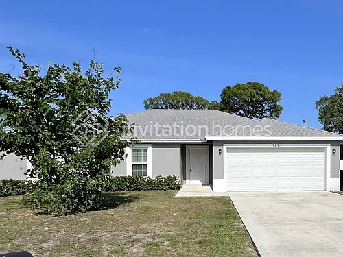 373 NW Avens St Photo 1