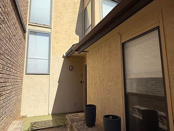 2nd image of 4113 Seabury Dr