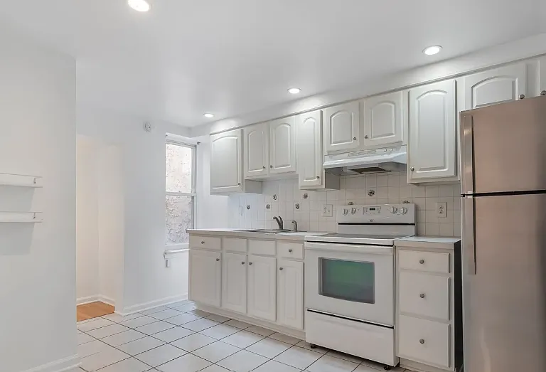 626 Carpenter St #2 — Photo 6