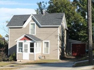 110 Mill St E, Cannon Falls, MN 55009