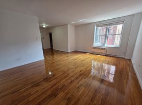14487 41st Ave, Flushing, NY