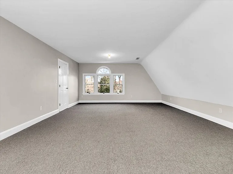 243 Upland Ave — Photo 27