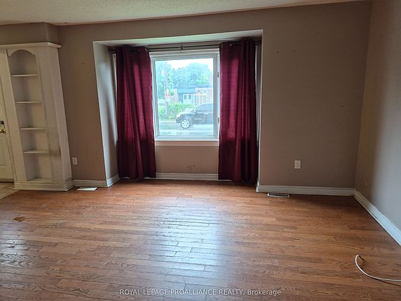 5th image of 519 Edward St