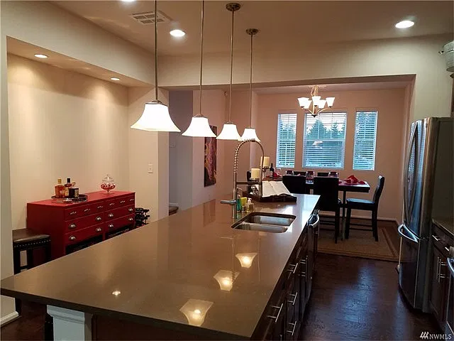 Luxurious Townhome in the Heart of Silverlake — Photo 4