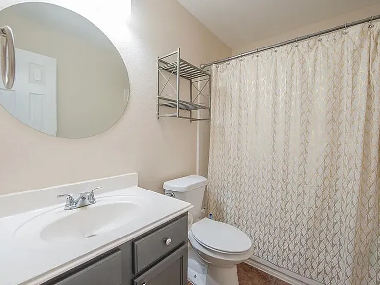 21007 Godolophin Ct — Photo 2