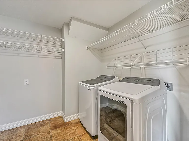 513 Meadow Bend Dr — Photo 18