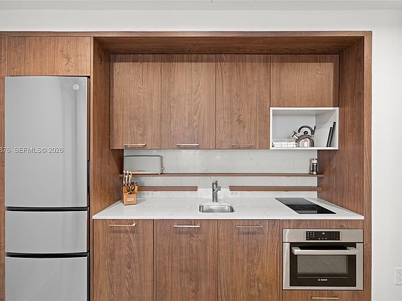 2nd image of 1611 SW 2nd Ave Unit 816