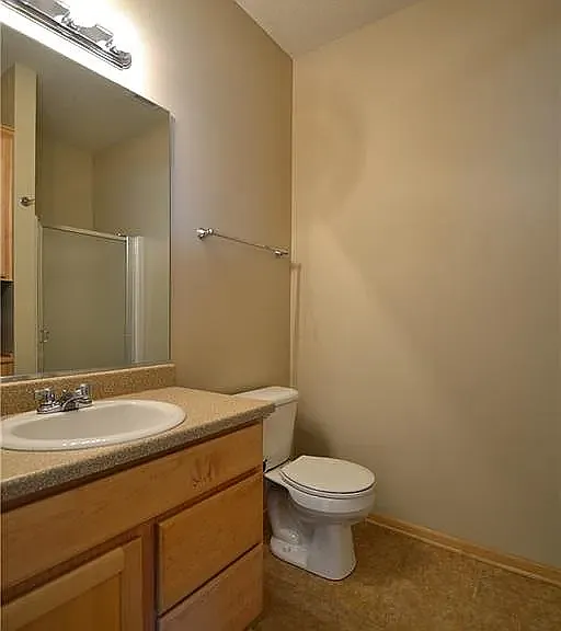 3400 SE Glenstone Dr #3400 — Photo 8