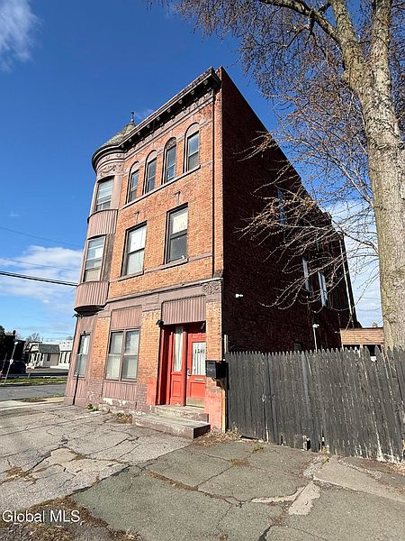 2nd image of 1301 Broadway