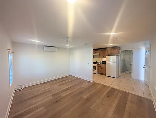1515 E Higgins St #1 Photo 1