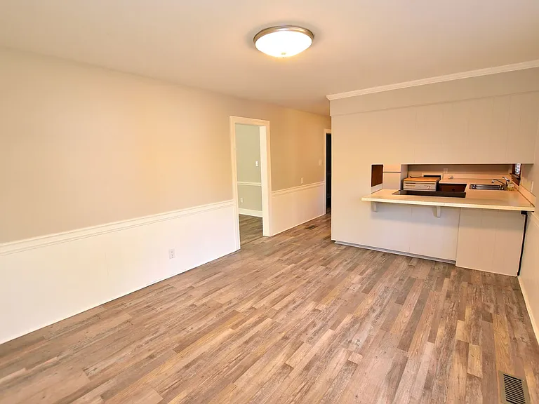 708 Cedarbrook Dr — Photo 8