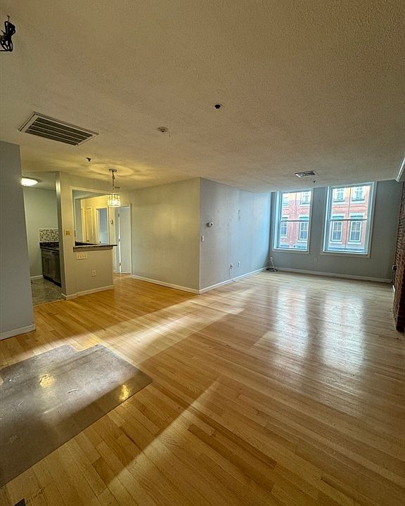1st image of 14 Washington St APT 3