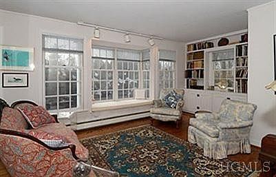 5th image of 70 Chestnut Ave