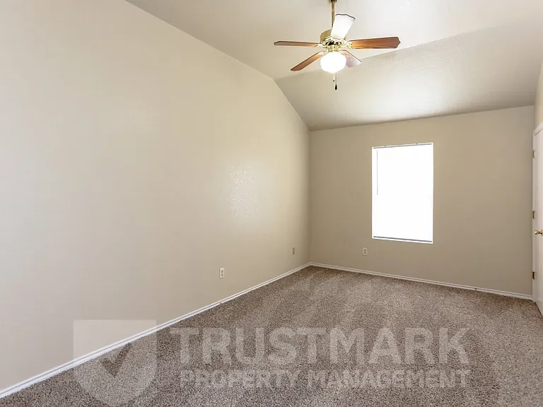4005 Madison Dr #B — Photo 15