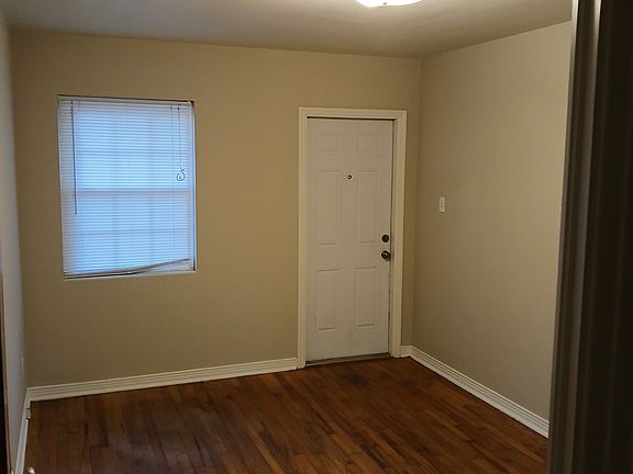 2nd image of 504 E Jennings St