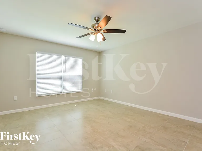 481 Earhart Dr — Photo 13