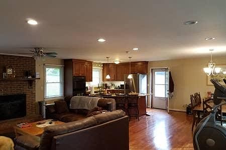 2nd image of 200 Maywood St