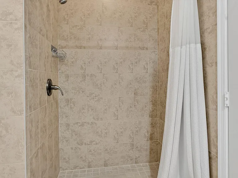 8400 Heritage Club Dr — Photo 38