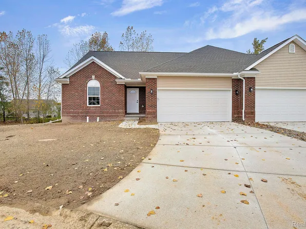 13309 Norway Spruce Ct, Linden, MI 48451