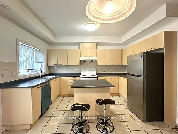 3 bed, $3,980 — Photo 4