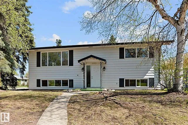 Renovated 2 Bed, 1 Bath Upper Unit in Westboro — Photo 2