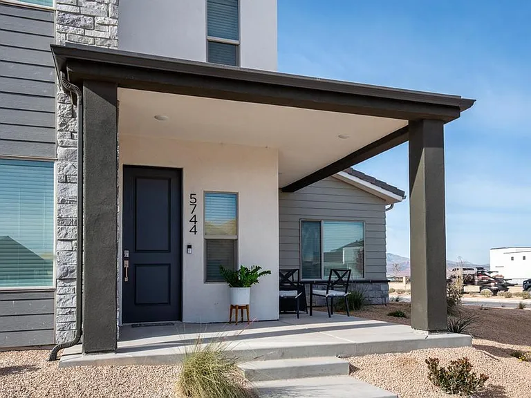 5744 S Russet Sun Dr — Photo 2