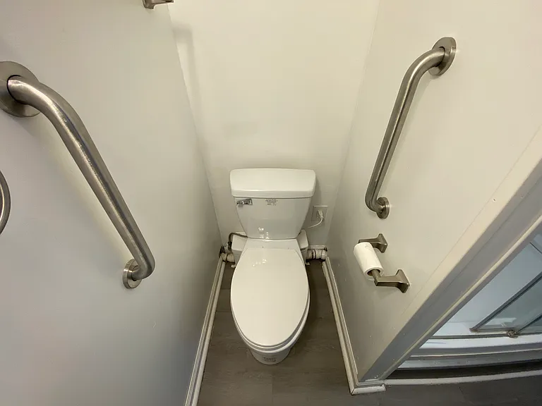 1004 Rebecca St — Photo 28