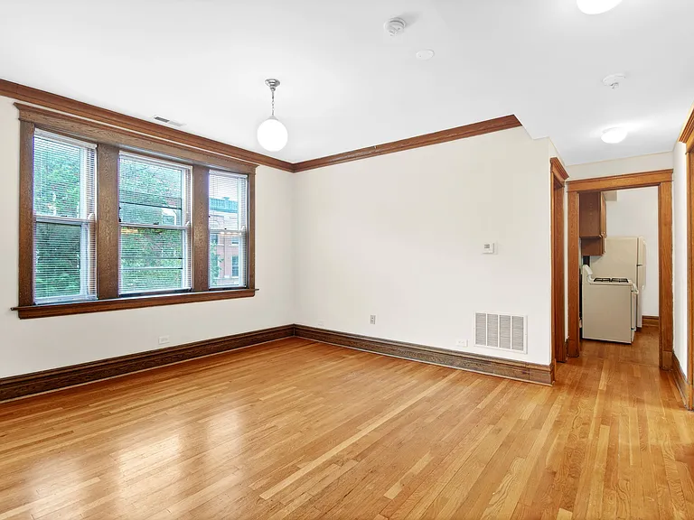 3600 N Hermitage Ave #2 — Photo 1