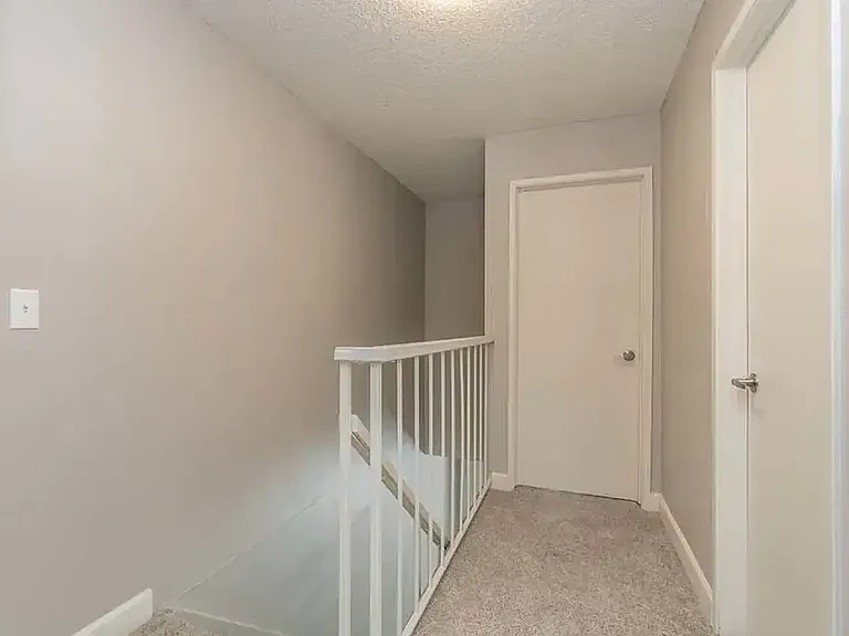 Westwood Apartments — Photo 25